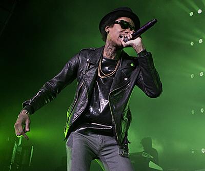 Wiz-Khalifa-performing